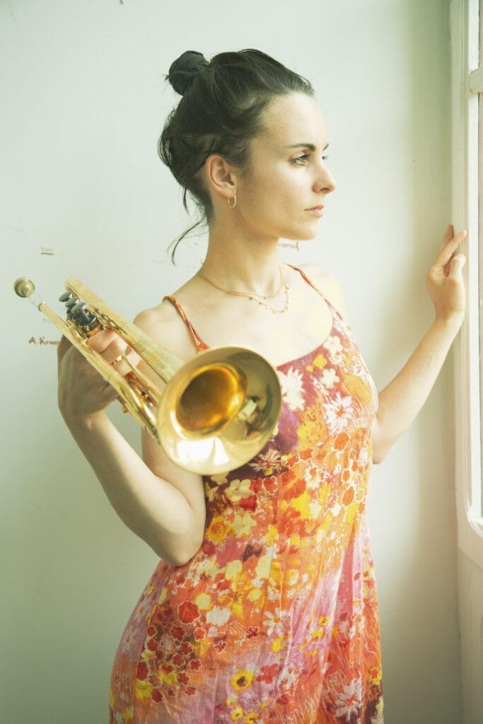 Andrea Motis  How high the moon · VRT Bigband